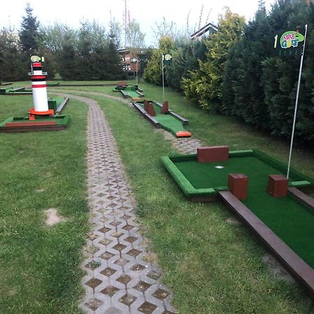 Domki Kapitanskie Z Prywatnym Polem Do Gry W Mini Golf Rewal Dış mekan fotoğraf