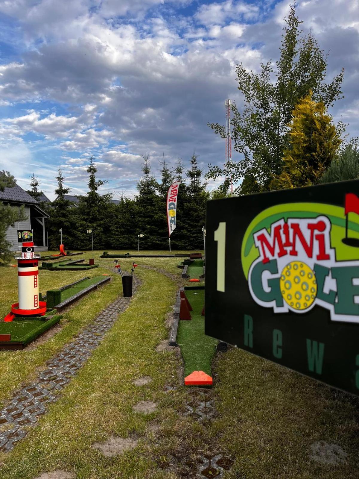 Domki Kapitanskie Z Prywatnym Polem Do Gry W Mini Golf Rewal Dış mekan fotoğraf